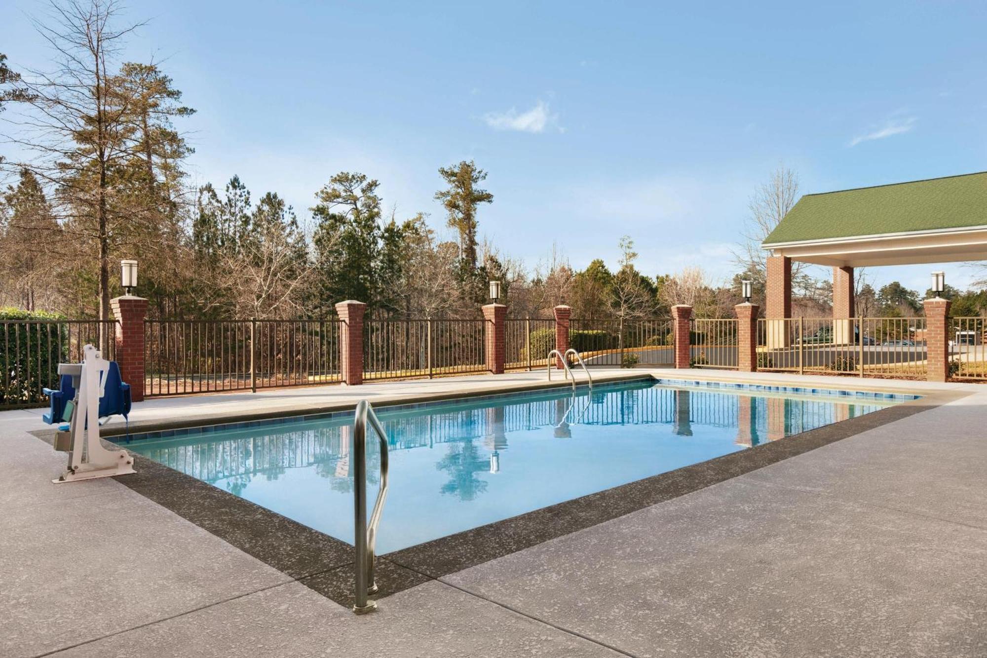 Four Points By Sheraton Raleigh Arena Exterior foto